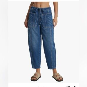 Amazon Essentials Women's Boyfriend Jeans in Blue